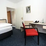 ホテル 7 Saeulen Gmbh デッサウ